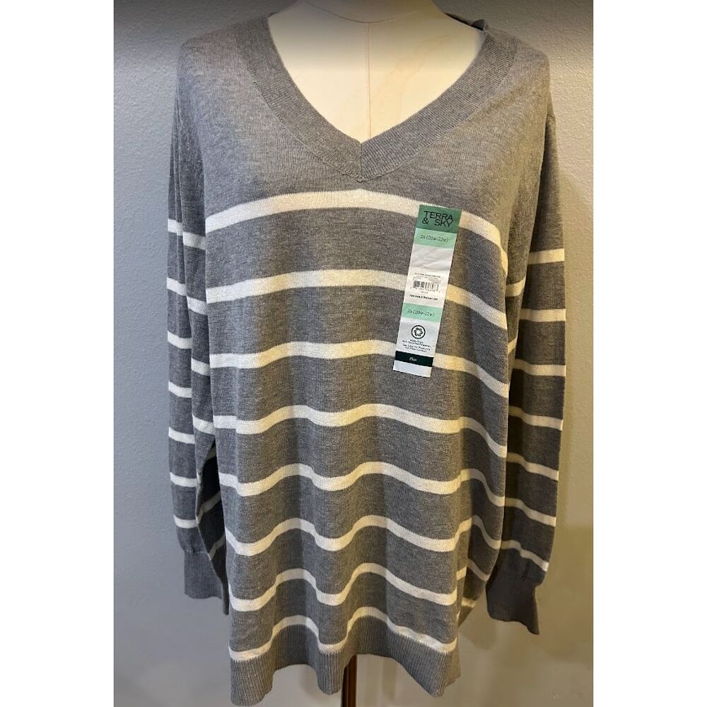 Terra & Sky Lightweight Grey/White Striped V-Neck Pullover Sweater